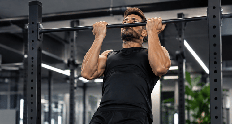 Pegada Supinada (Chin-Up) — Bíceps e Costas Baixa